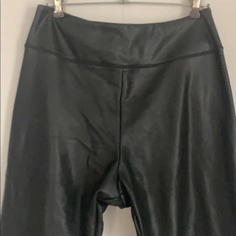 HIGH RISE FAUX LEATHER LEGGINGS - Picture 2 of 3
